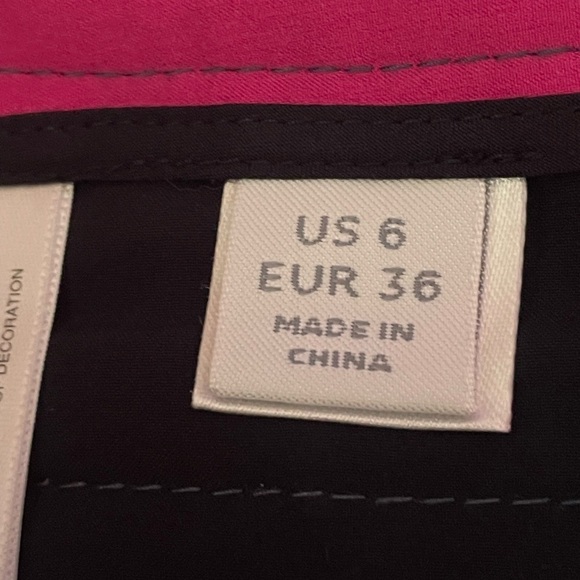 Annika Cutter & Buck pink gold shorts - Picture 6 of 7